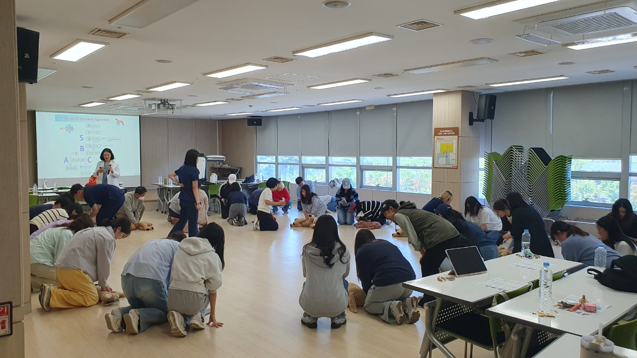 [화성시여성비전센터] 화성시 반려가족 사로잡은 「반려가족 펫이랑」… “매년 만나고 싶어요”