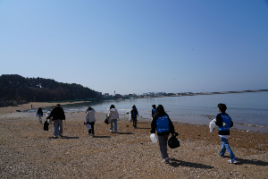 화성시청소년수련관 자원봉사단, 궁평해솔길 해변 환경정화 봉사활동 펼쳐(2025. 4. 7.)